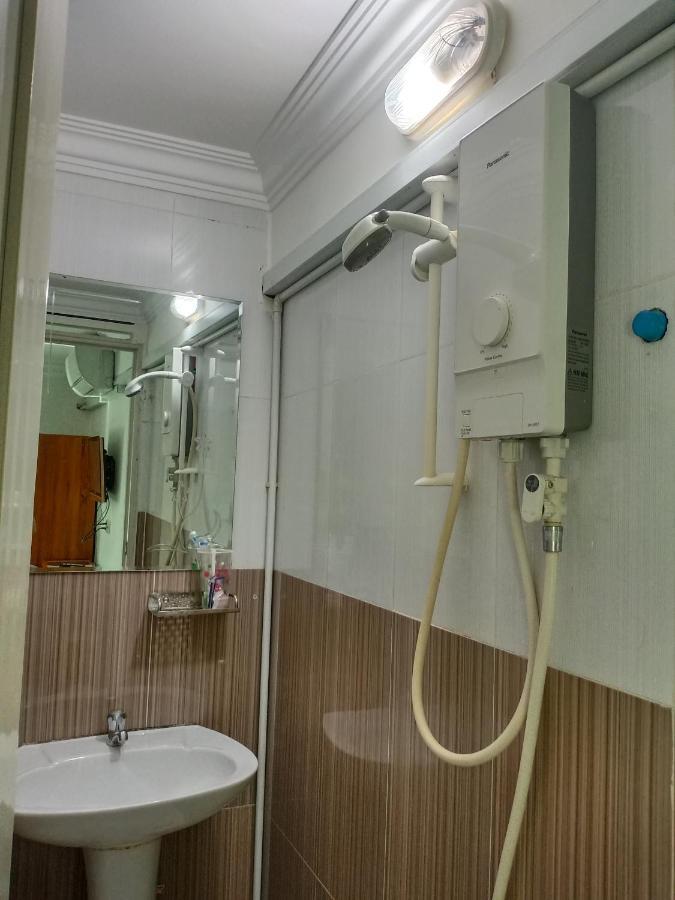 Le Barang Steakhouse & Guesthouse Sihanoukville Exterior foto